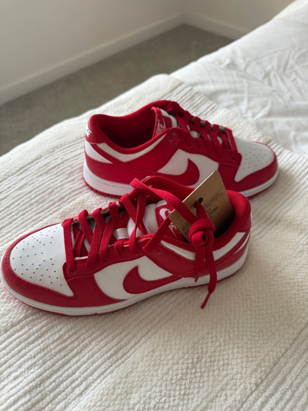 Nike Low-Top Sneakers in Red and White
